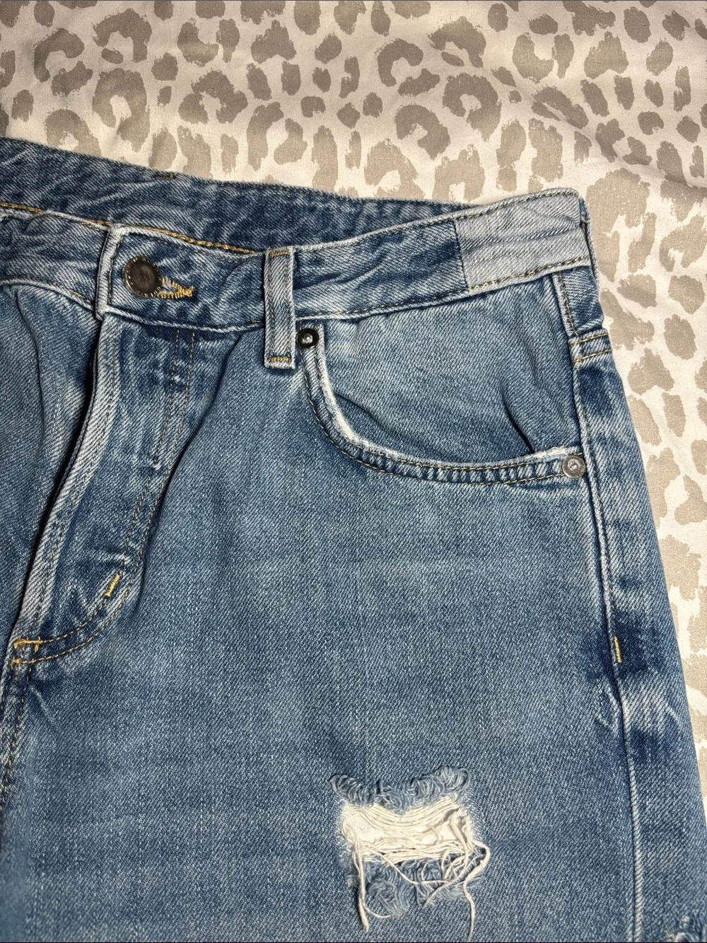 &Denim Mid-Rise Distressed Blue Denim Shorts